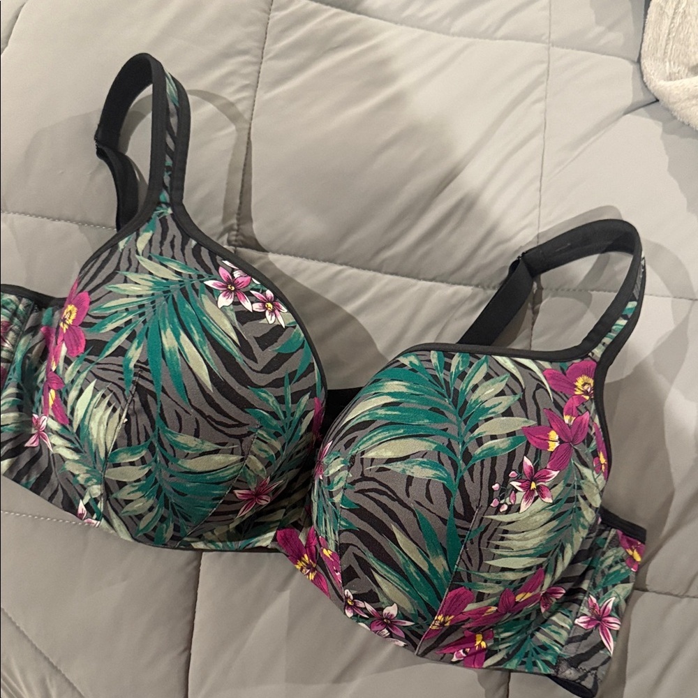 Cacique Tropical Print Underwire Bra size 46C